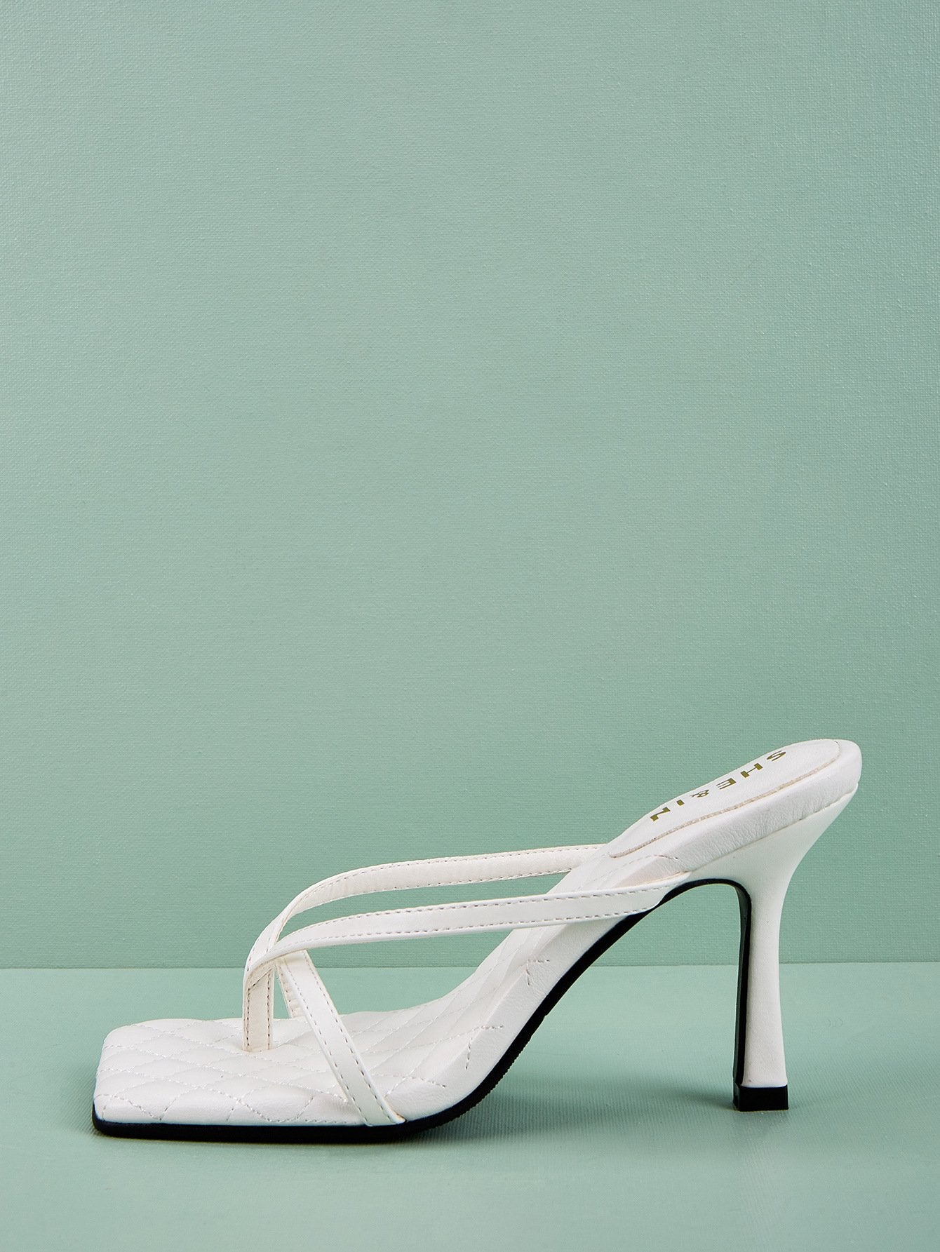Tacones y sandalias de aguja de tallas grandes para mujer