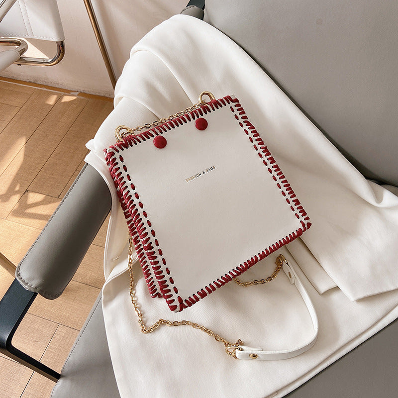 Bolsos pequeños tejidos a mano para novias