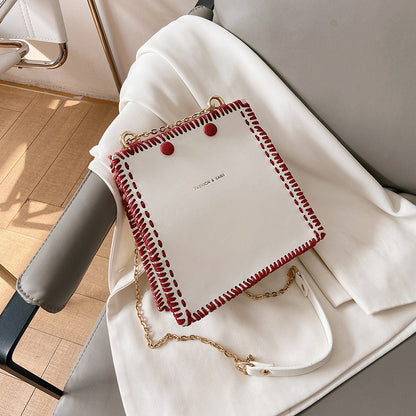 Bolsos pequeños tejidos a mano para novias