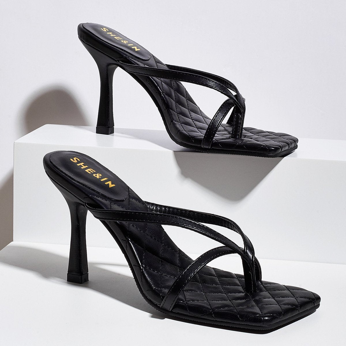 Tacones y sandalias de aguja de tallas grandes para mujer