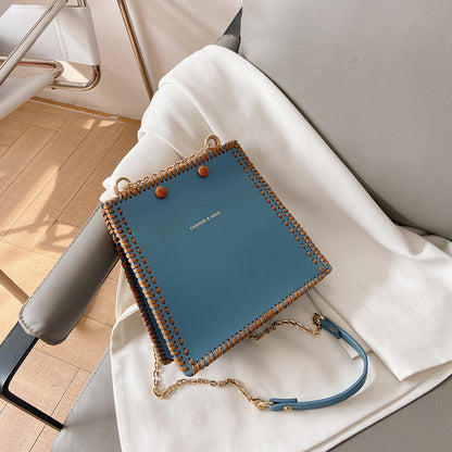 Bolsos pequeños tejidos a mano para novias